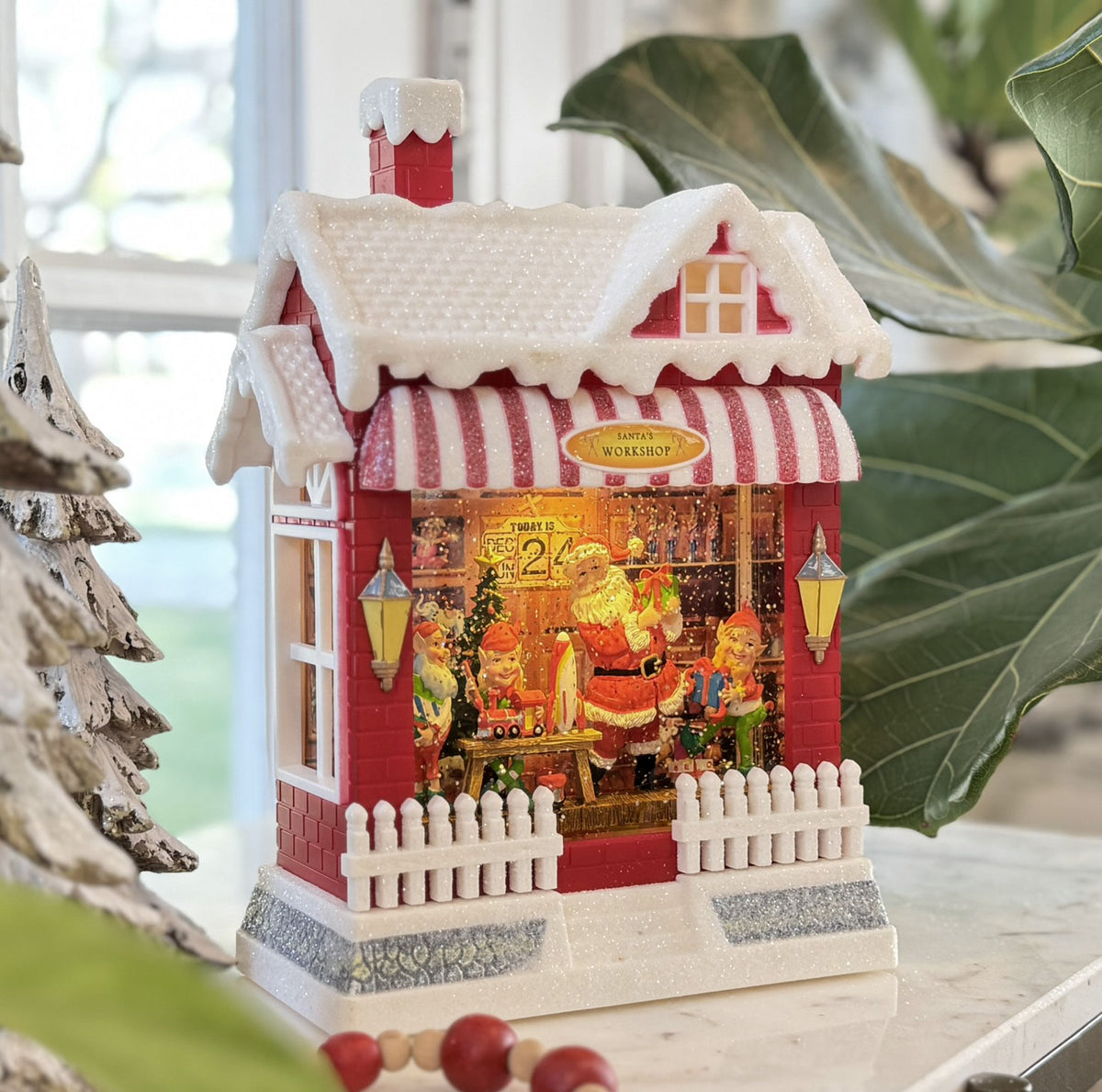 B.O. LANTAARN GLITTER WATER/LICHT KERSTMAN/SNEEUWMAN 20 CM ASST B.O. LANTAARN GLITTER WATER/LICHT KERSTMAN/SNEEUWMAN 20 CM ASST